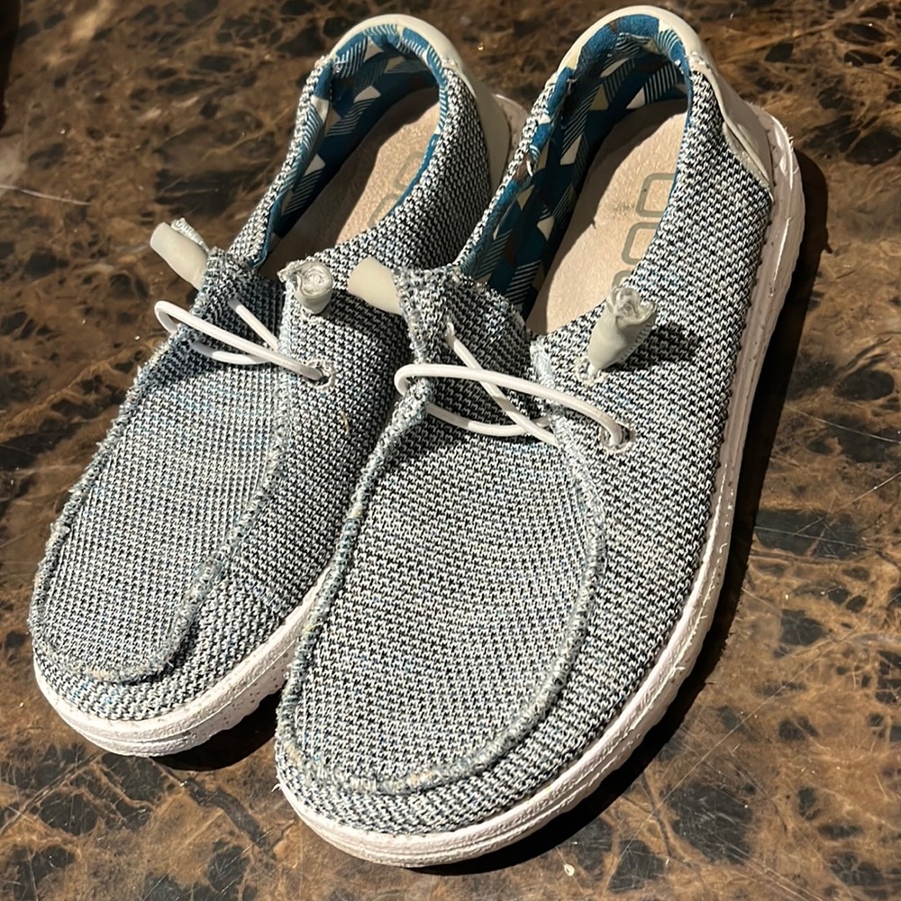 Hey dudes Wendy size 5